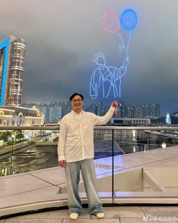 靠谱配 51岁陈奕迅自曝压力太大患焦虑症，巡演期间靠吃药治疗，此前多次因身体原因取消演唱会